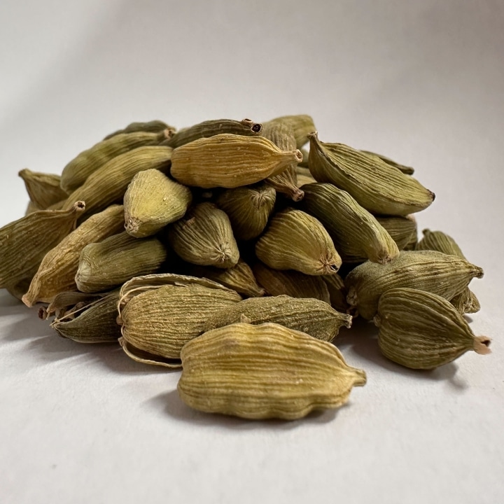 Cardamom Pods (Green)